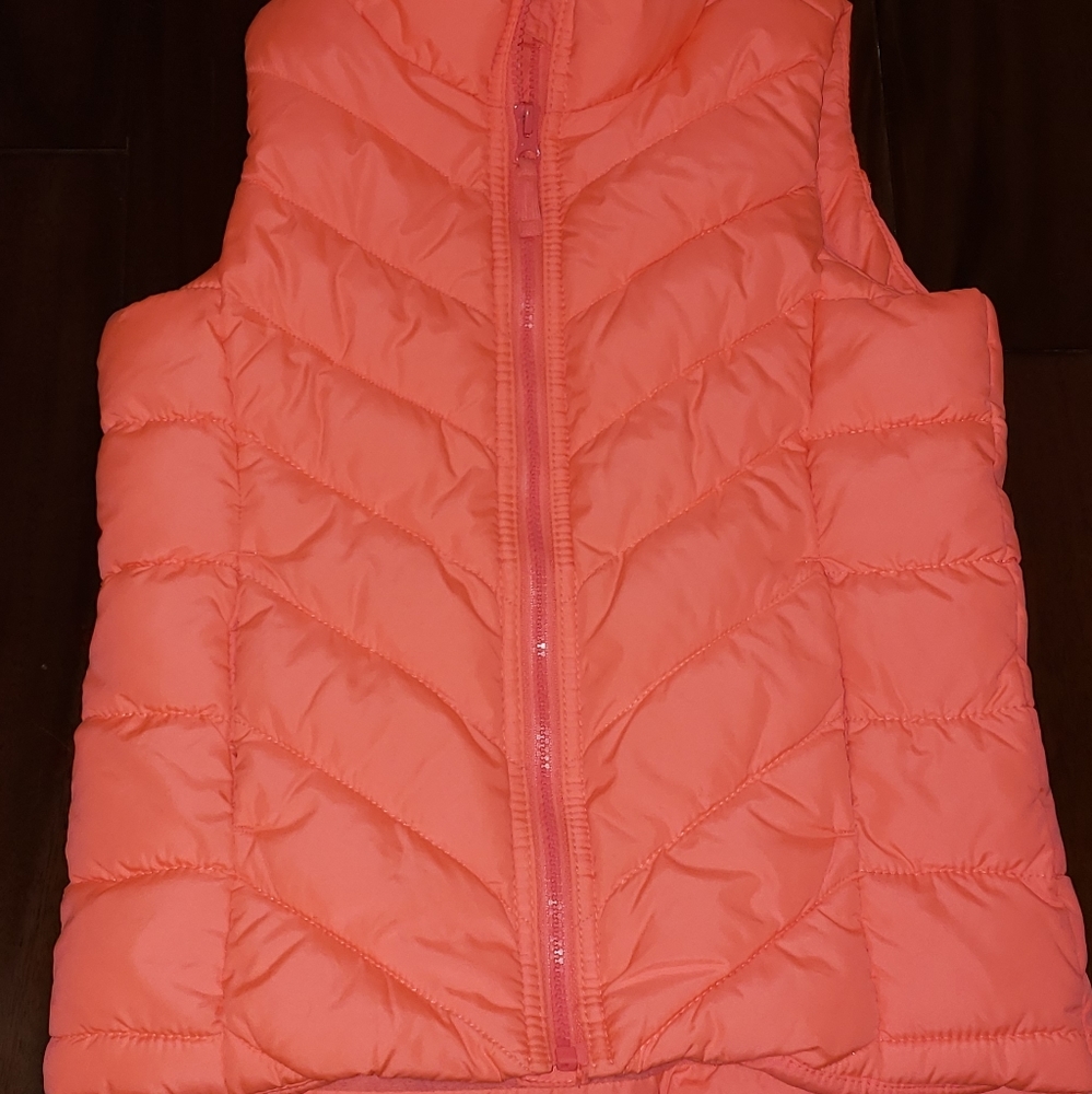 Girls Old Navy puffer vest, neon pink